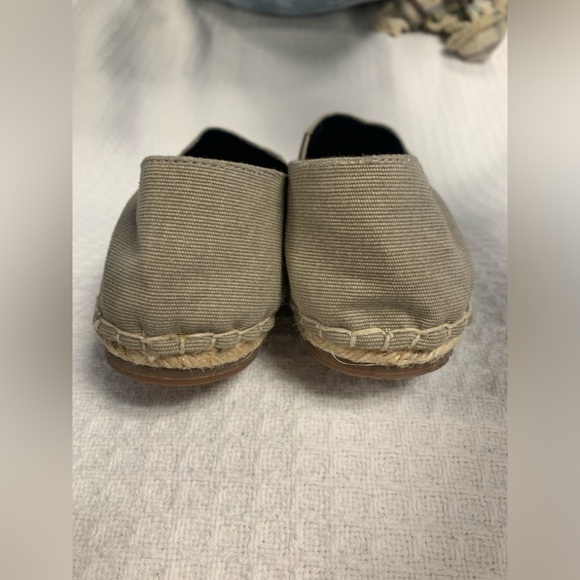 Steve Madden Two Toned Canvas Espadrille Shoes - Picture 3 of 6